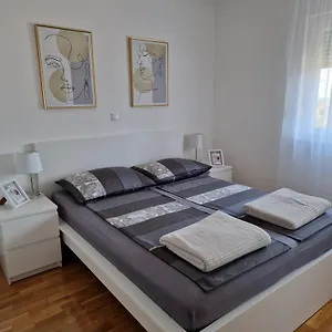 Nicol , Ližnjan Croazia