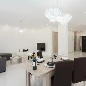 Despina's Luxury Downtown Apartment